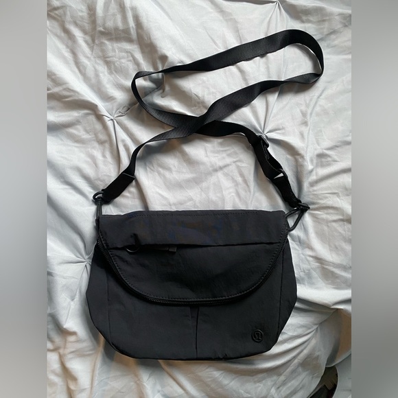lululemon athletica Handbags - Lululemon All Night Festival Bag